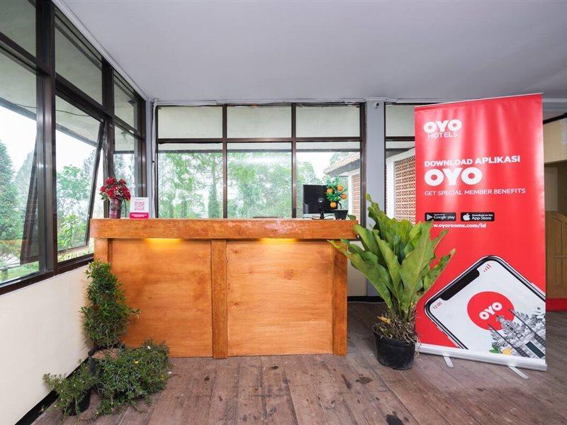 Oyo 1852 Intan Bromo Homestay Pasuruan Exterior foto