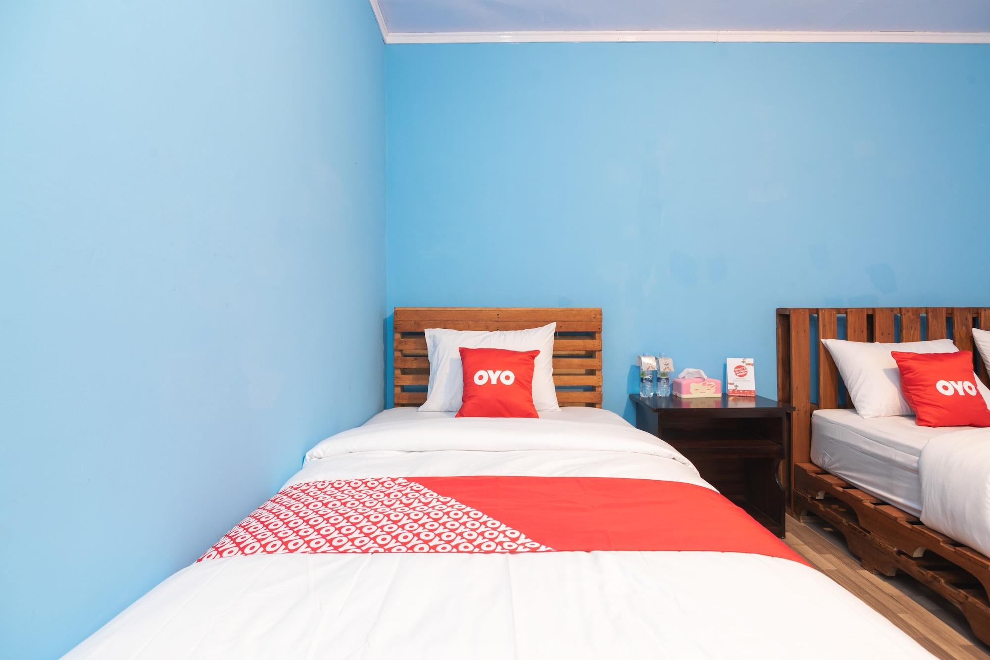 Oyo 1852 Intan Bromo Homestay Pasuruan Exterior foto