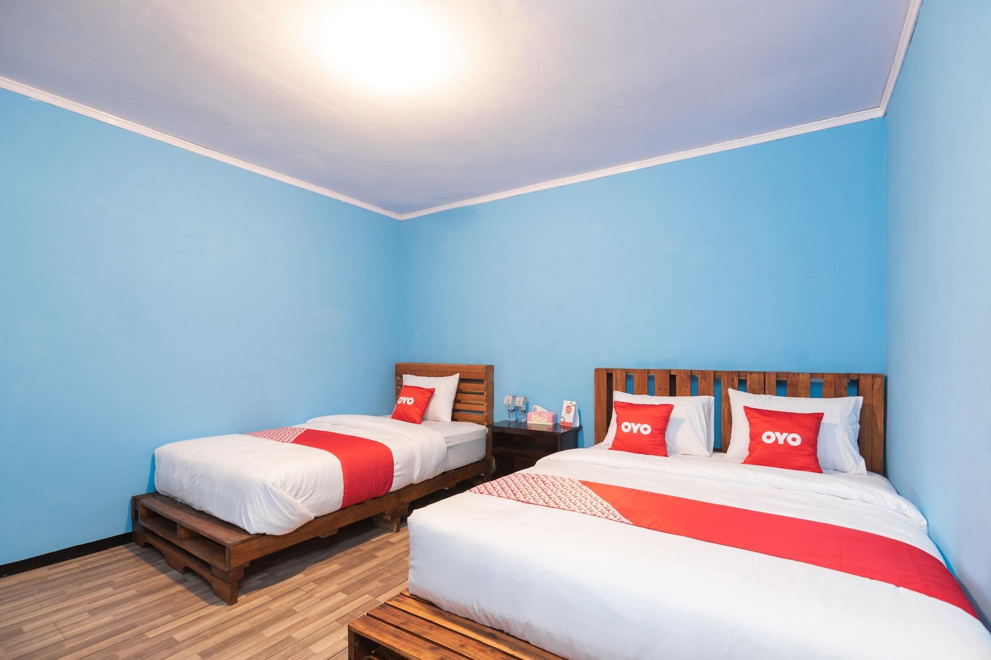 Oyo 1852 Intan Bromo Homestay Pasuruan Exterior foto